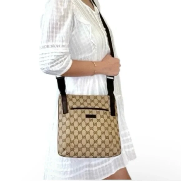 EXCELLENT CONDITION! Authentic Gucci Messenger Signature Crossbody Shoulder Bag - Picture 2 of 16